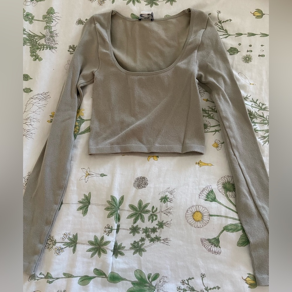 ZARA cropped light green long sleeve shirt